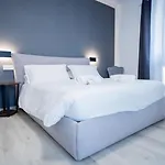 Modern 3* أولبيا